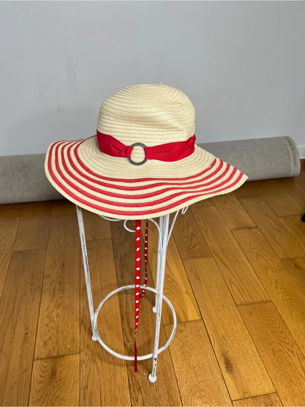 Vintage Red and Cream Wide-Brim Sun Hat - Picture 1 of 6